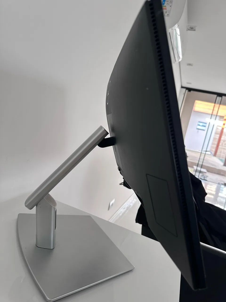 Monitor Dell Touch Screen De 23.8 Com Hub Usb-c P2424ht - Foto 2