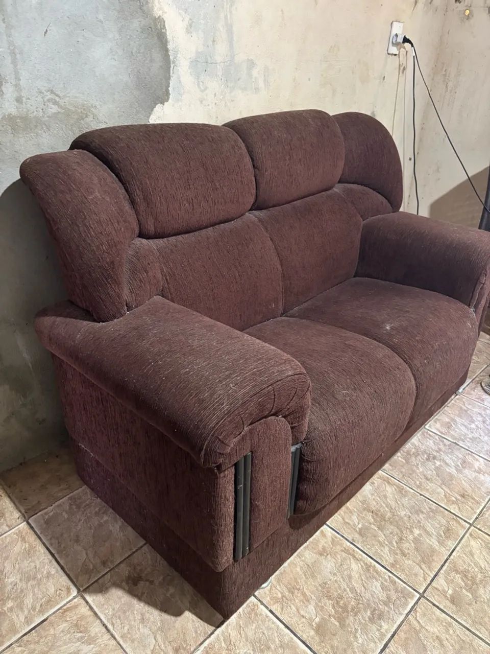 VENDO SOFÁ DOIS LUGARES MARROM
