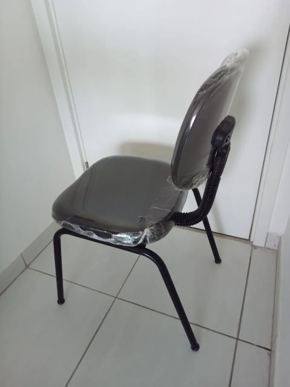 Cadeira escritório / especial  - Foto 2
