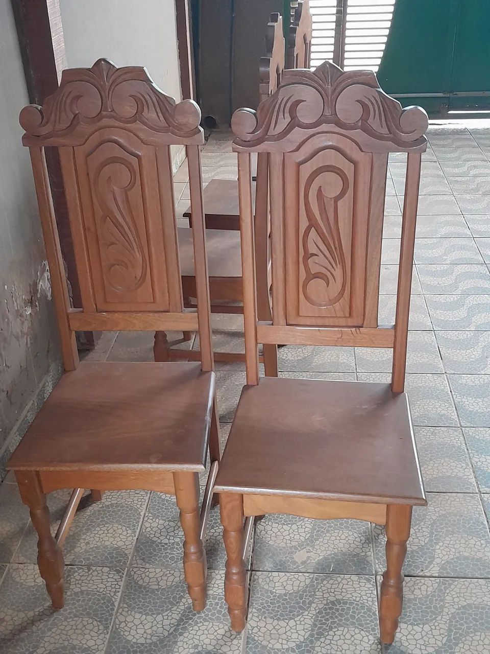 Mesa de cerejeira maciça 6 cadeiras - Foto 2