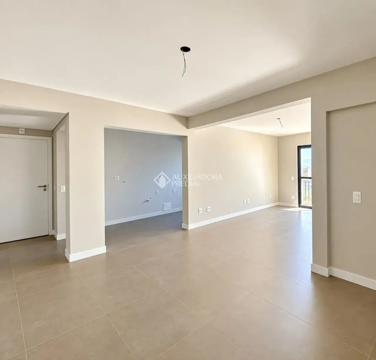 Apartamento com 2 dormitórios, suíte e sacada com churrasqueira no Jardim do Oriente - Foto 3