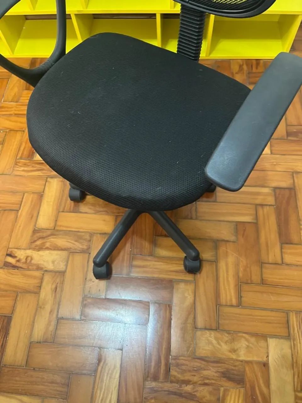 Cadeira de escritório usada - ótimo estado - Foto 2