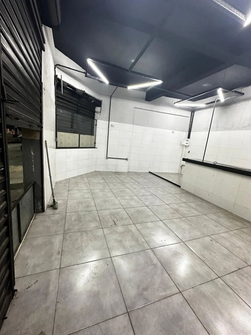 ALUGA-SE LOJA COMERCIAL ( 25 DE AGOSTO ) - Foto 2