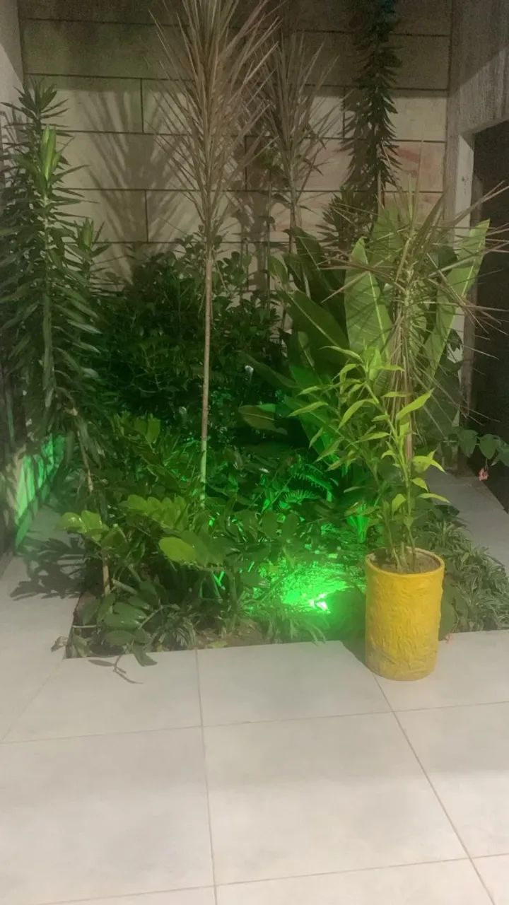 VENDO CASA COM 1 SUITE E DOIS QUARTOS 