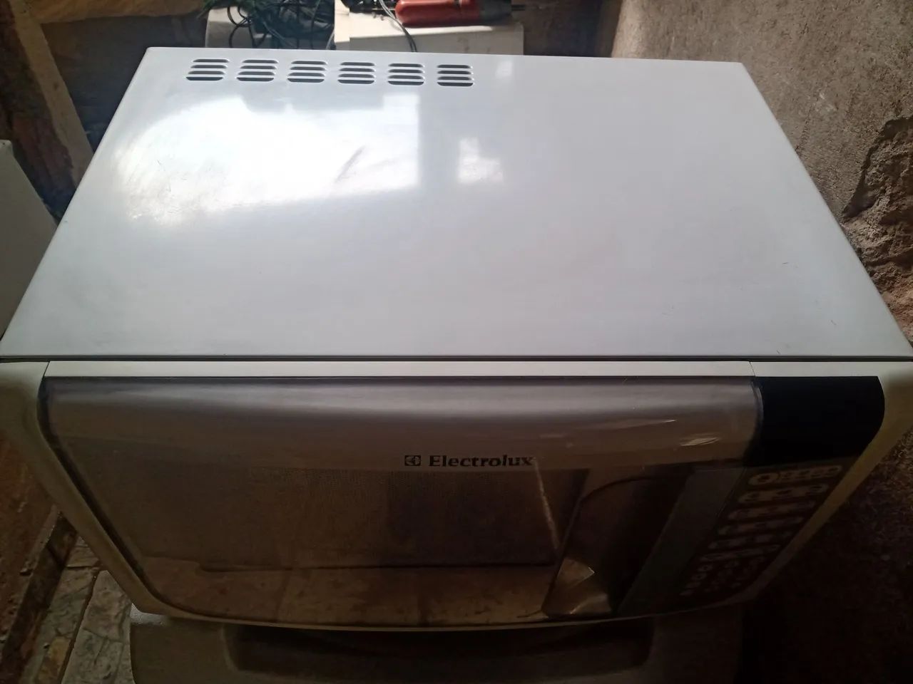 Microondas Eletrolux com Grill 31 litros 110 v - Foto 2