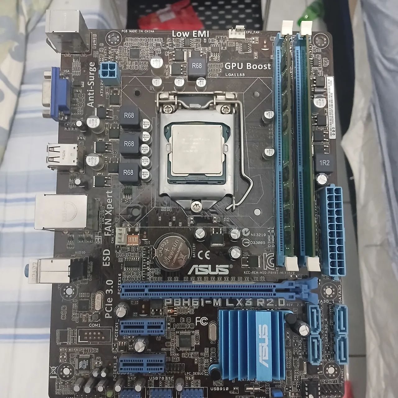 Kit Placa-mãe ASUS H61 + Intel Core i3-3240 + 8GB DDR3