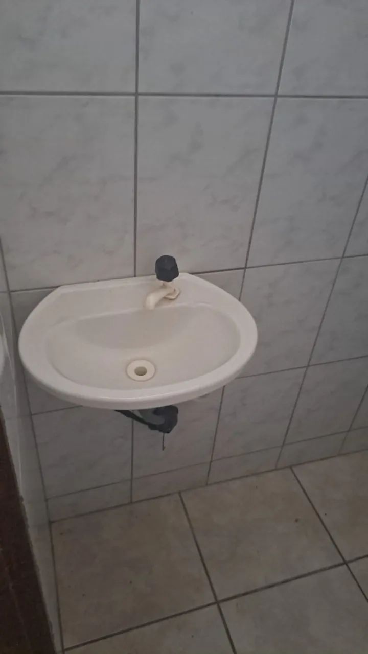 Aluguel de kitnet no Bairro Ipiranga incluso água e iptu. Próximo ao Minas Shopping - Foto 2