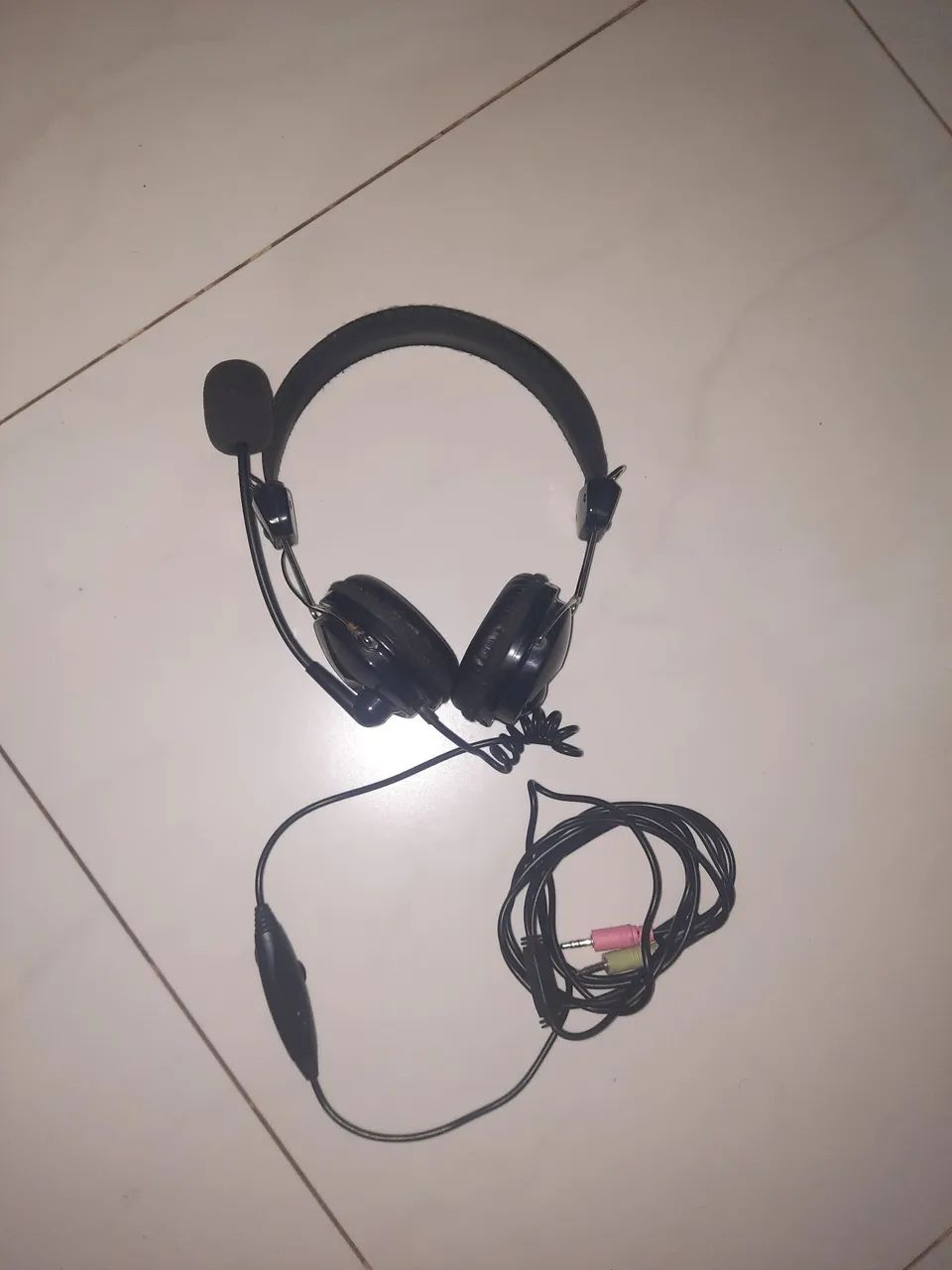 HEADSET PRETO COM MICROFONE - FONE DE OUVIDO  - Foto 2