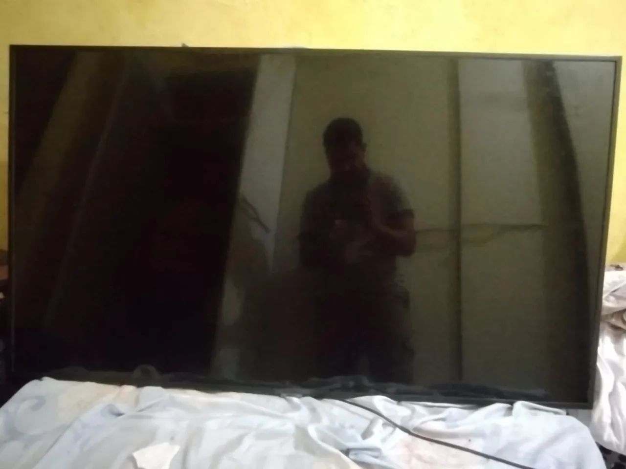 Televisão com defeito na tela o restante dos componentes e placa TD bom... - Foto 3