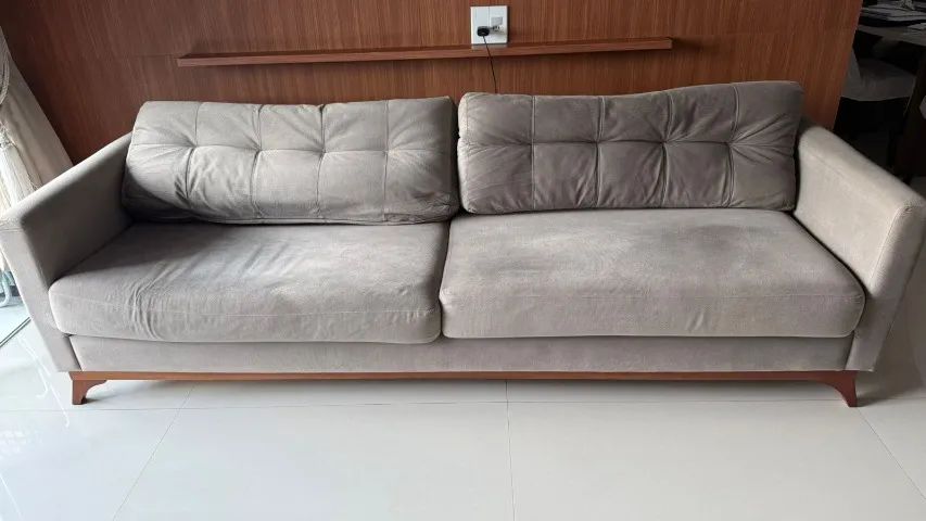 Vende-se um Sofá Feito de Tecido Camuçado em perfeito estado, cor cinza. - Foto 3