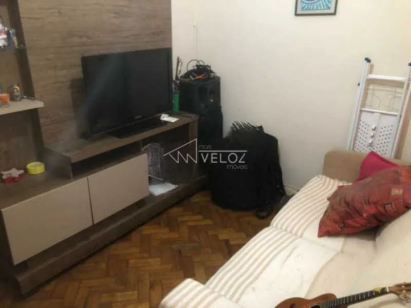 Kitnet/Conjugado : / Residencial / Centro