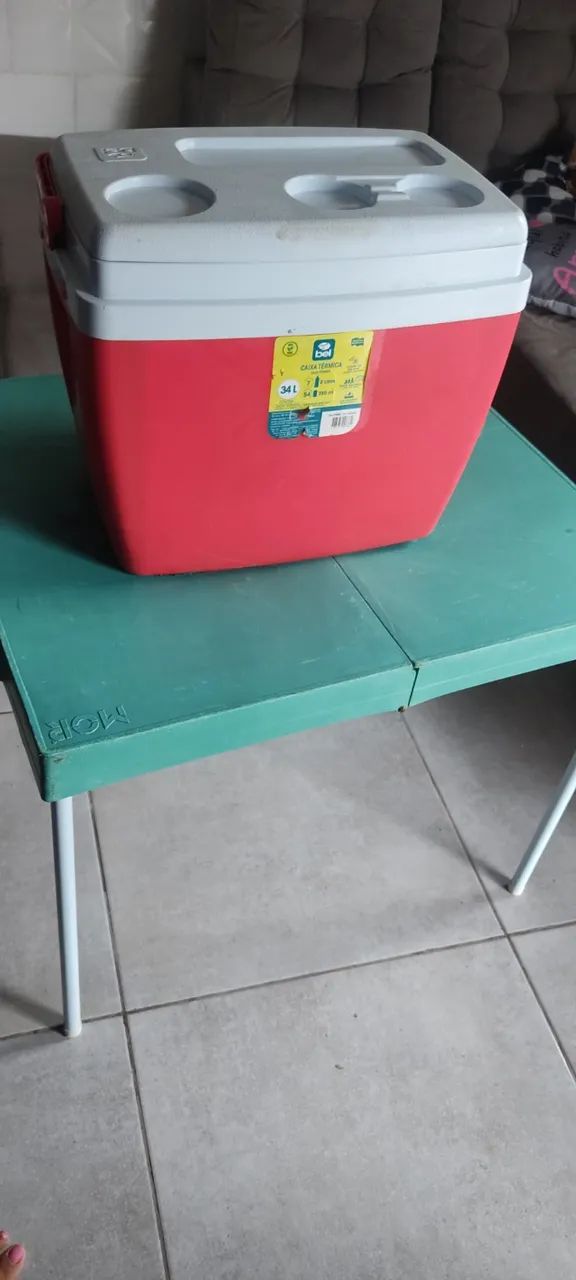Mesa camping e caixa térmica 