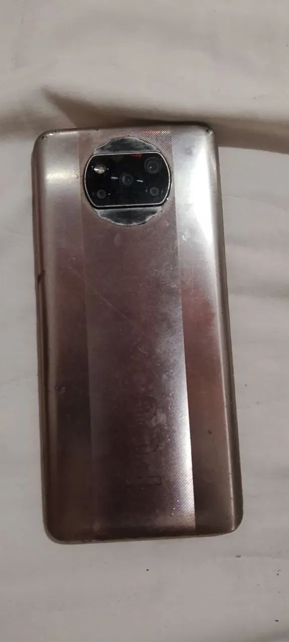 Vendo esse pocox3pro 250gb c defeito 