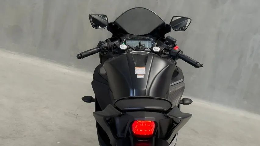 YAMAHA R15 2026 - Foto 5
