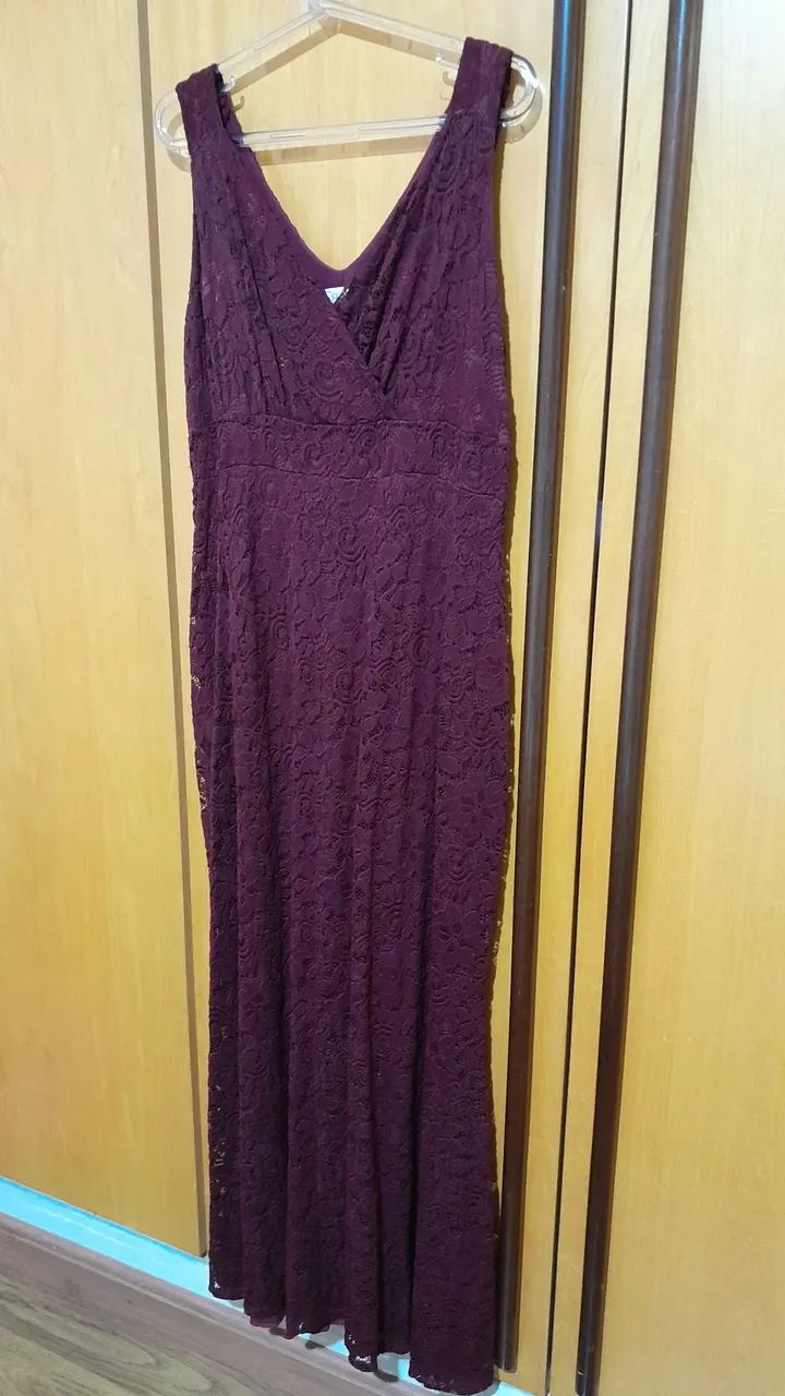 Vestido em Renda Marsala