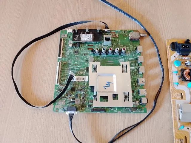 2 Placas de TV de 75 polegadas - Foto 4