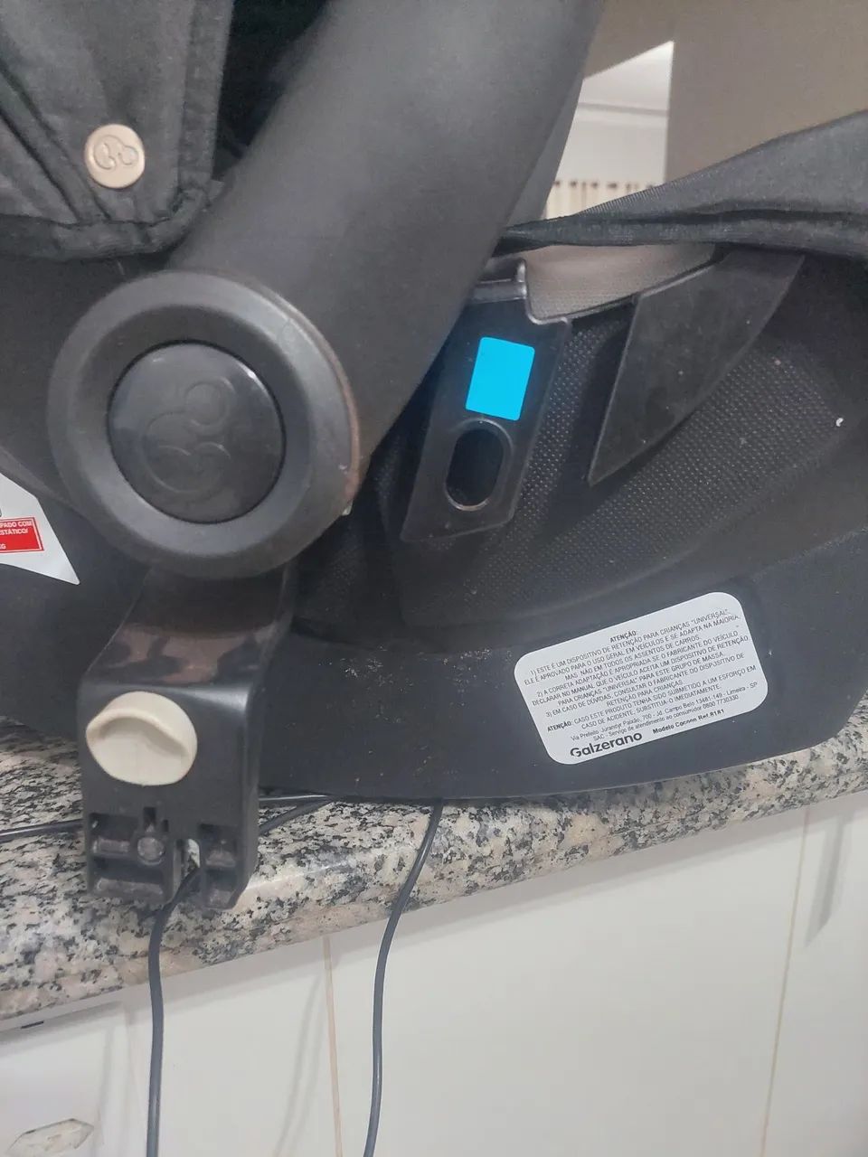 Vendo carrinho de bebe com bebe conforto - Foto 3