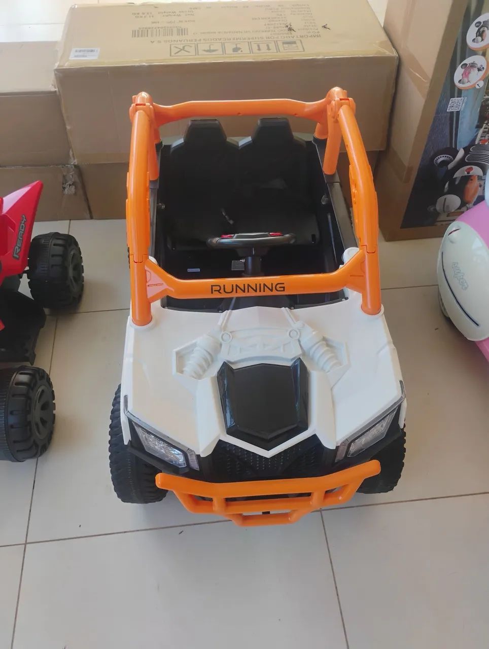 Carrinho elétrico infantil com controle 