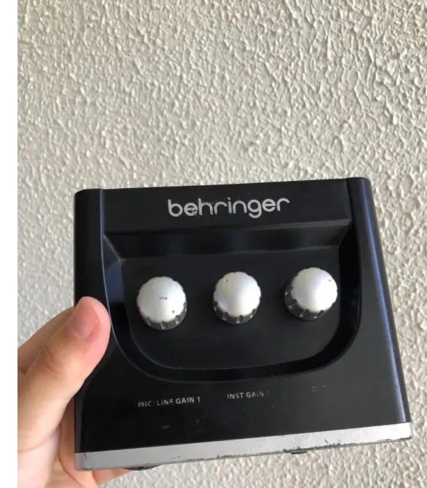 Interface Behringer U-Phoria UM2  - Foto 3