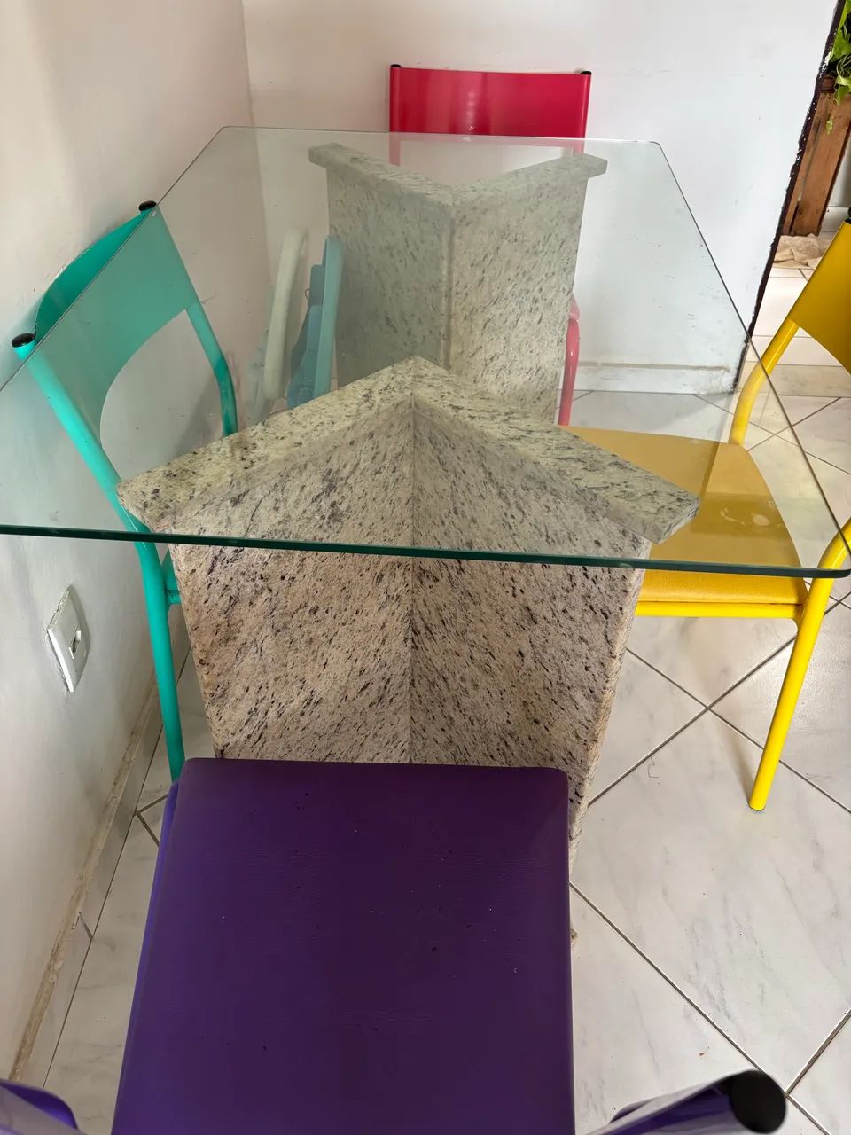 Mesa de jantar com cadeiras 