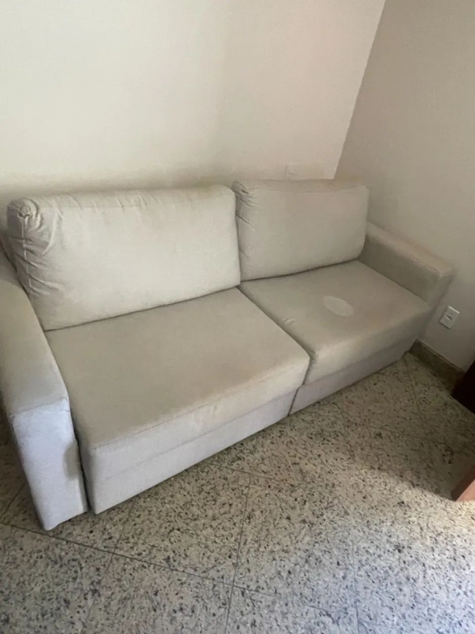Vendo Sofá dois lugares usado - Foto 5