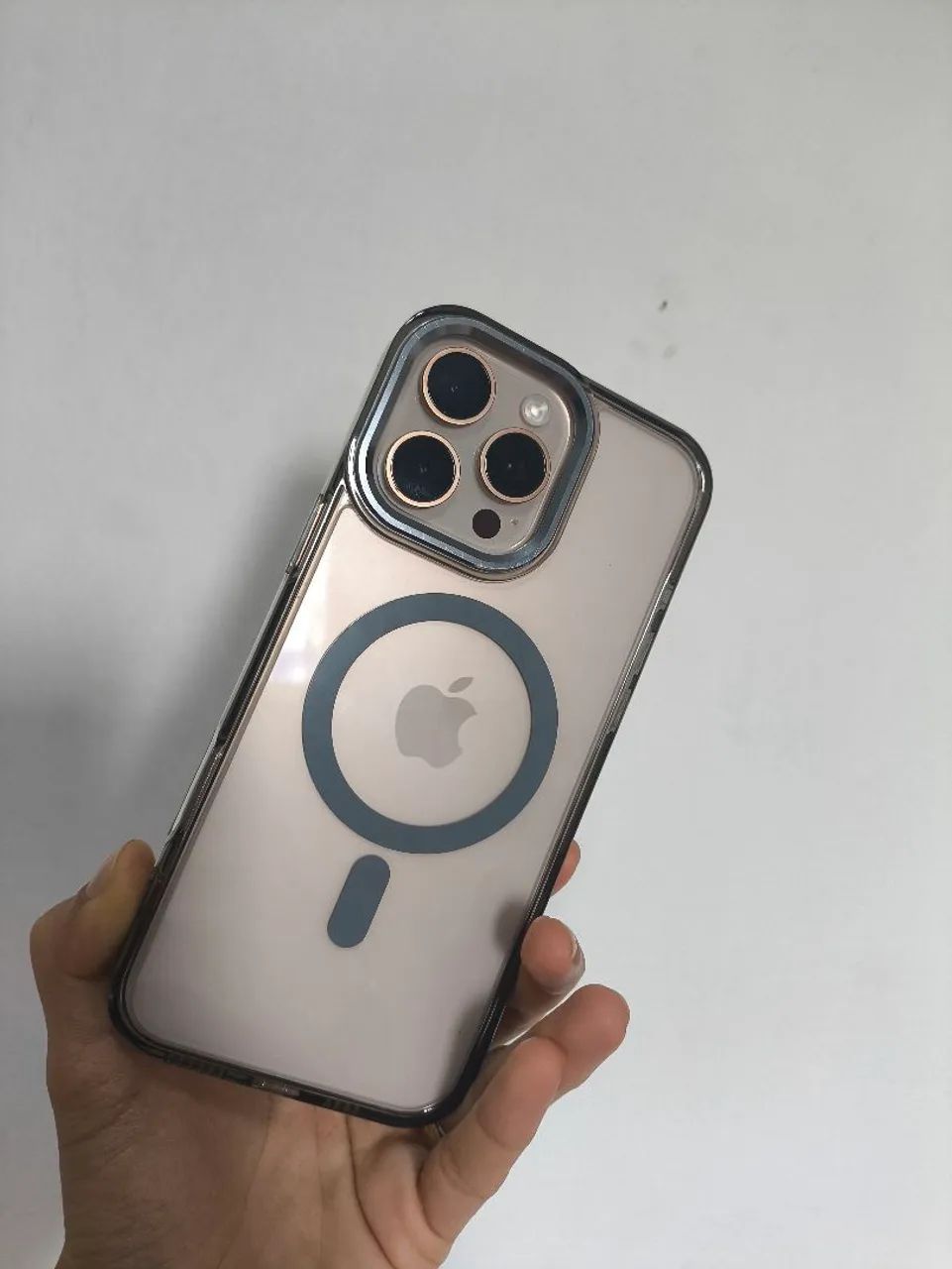 Celular iPhone 16 Pro Max Dourado - Foto 3