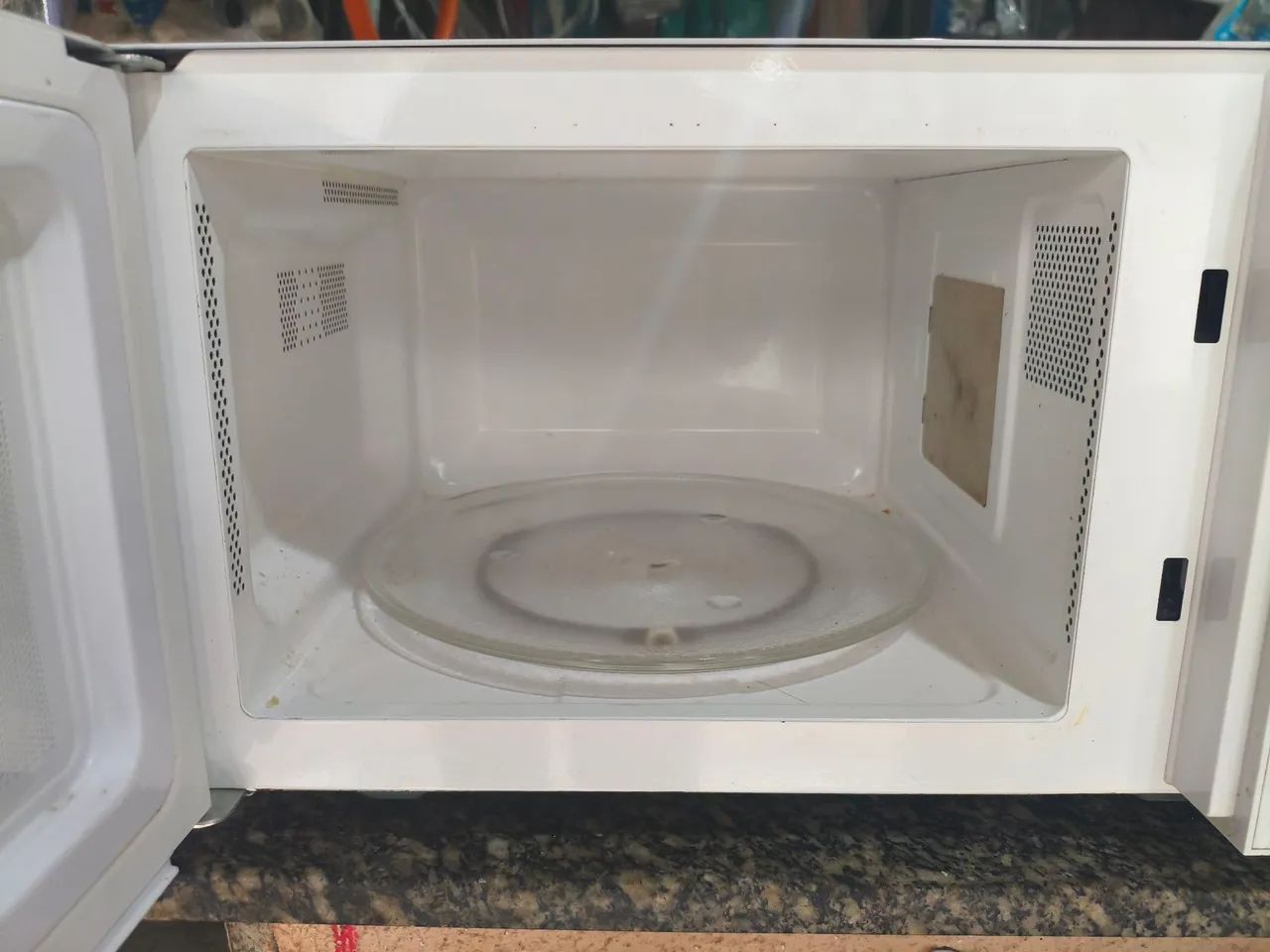 VENDO MEU MICROONDAS EM PERFEITO ESTADO DUNCIONANDO TUDO PERFEITAMENTE  - Foto 5