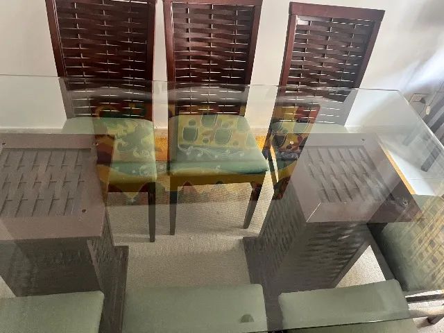 Mesa de jantar tampo de vidro 8 lugares com cadeiras  - Foto 4