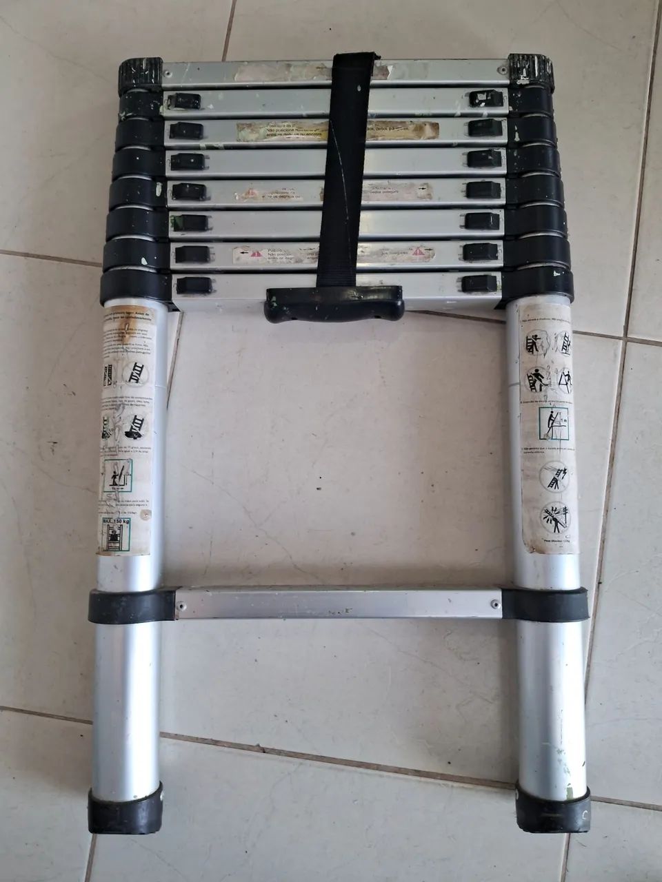 Escada telescópica de alumínio, 2,60m. 