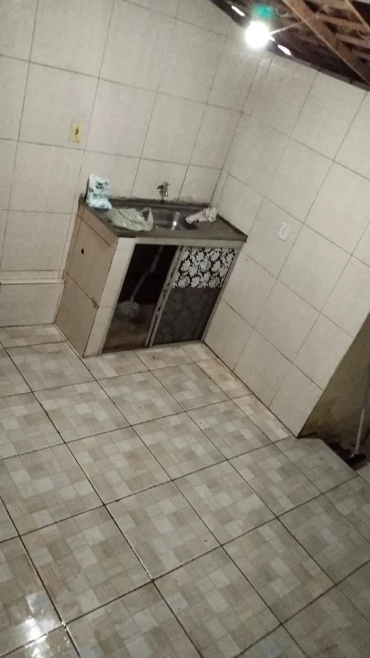 casa ampla com 3 quartos ,sala, cozinha,bainho, quintal com ária de serviço, - Foto 4