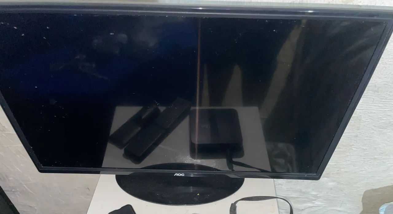 VENDE SE TELEVISÃO NOVA - Foto 2