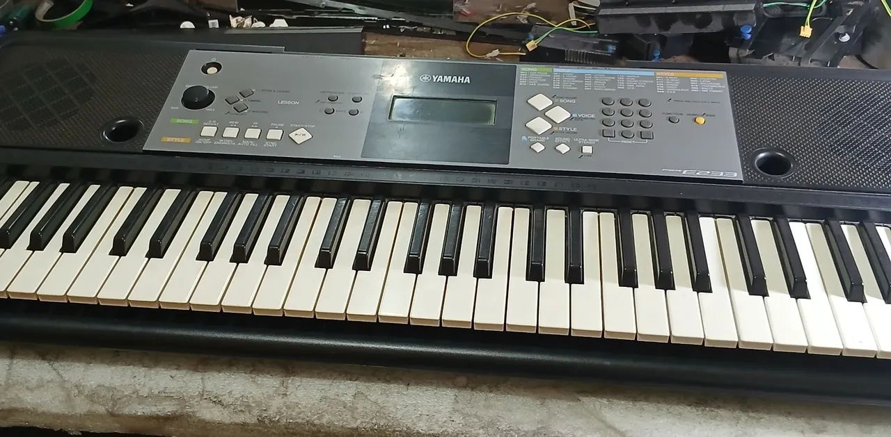 Teclado yamaha perfeito psr e233 - Foto 3