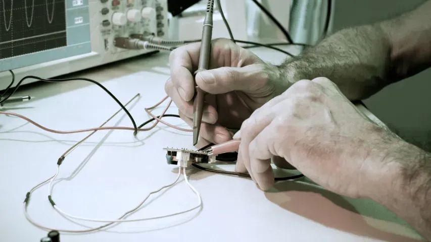 Loja de Componentes Eletrônicos Consolidada à Venda