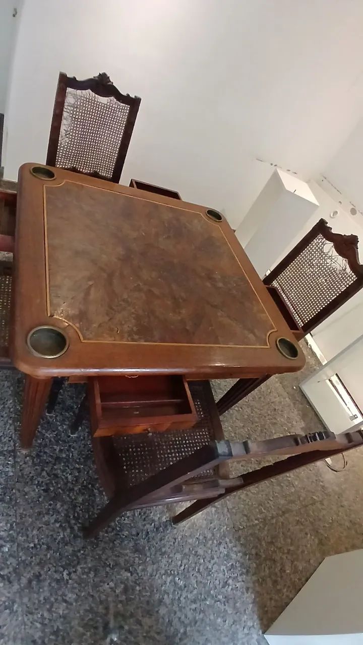 Mesa para jogos com cadeiras - Foto 2