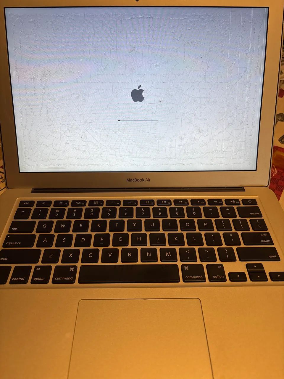 Macbook air a1369 tela crackelada - Notebooks - Caminho das