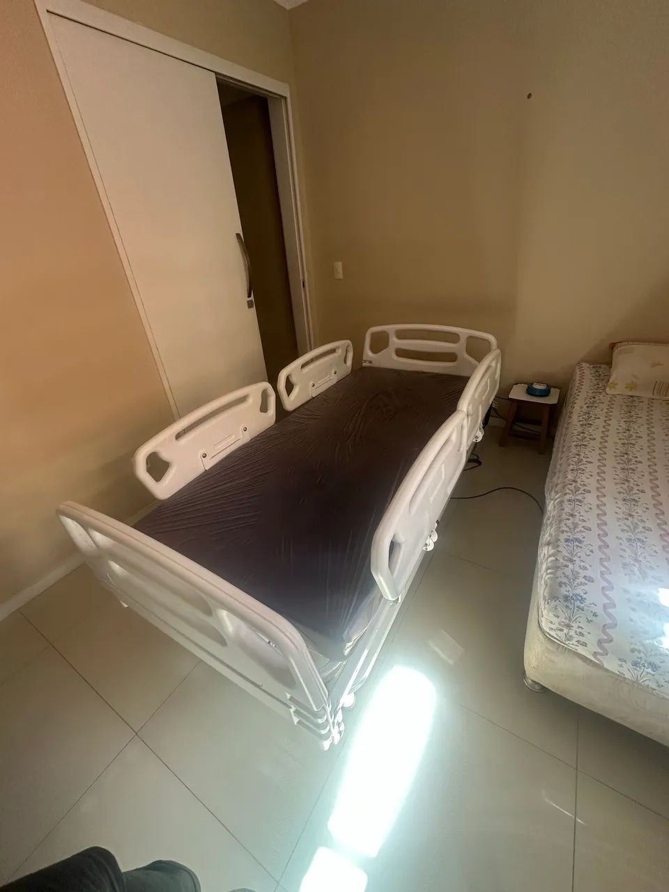 Cama hospital elétrica com 5 regulagens  - Foto 3