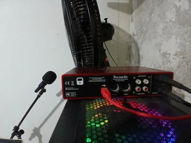 Interface Scarlett 2° gen 2i4 - Foto 2