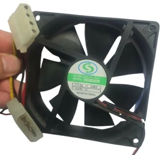 Cooler / Ventoinha DC Brushless 5V com conector Molex (funcionando perfeitamente) - Foto 3