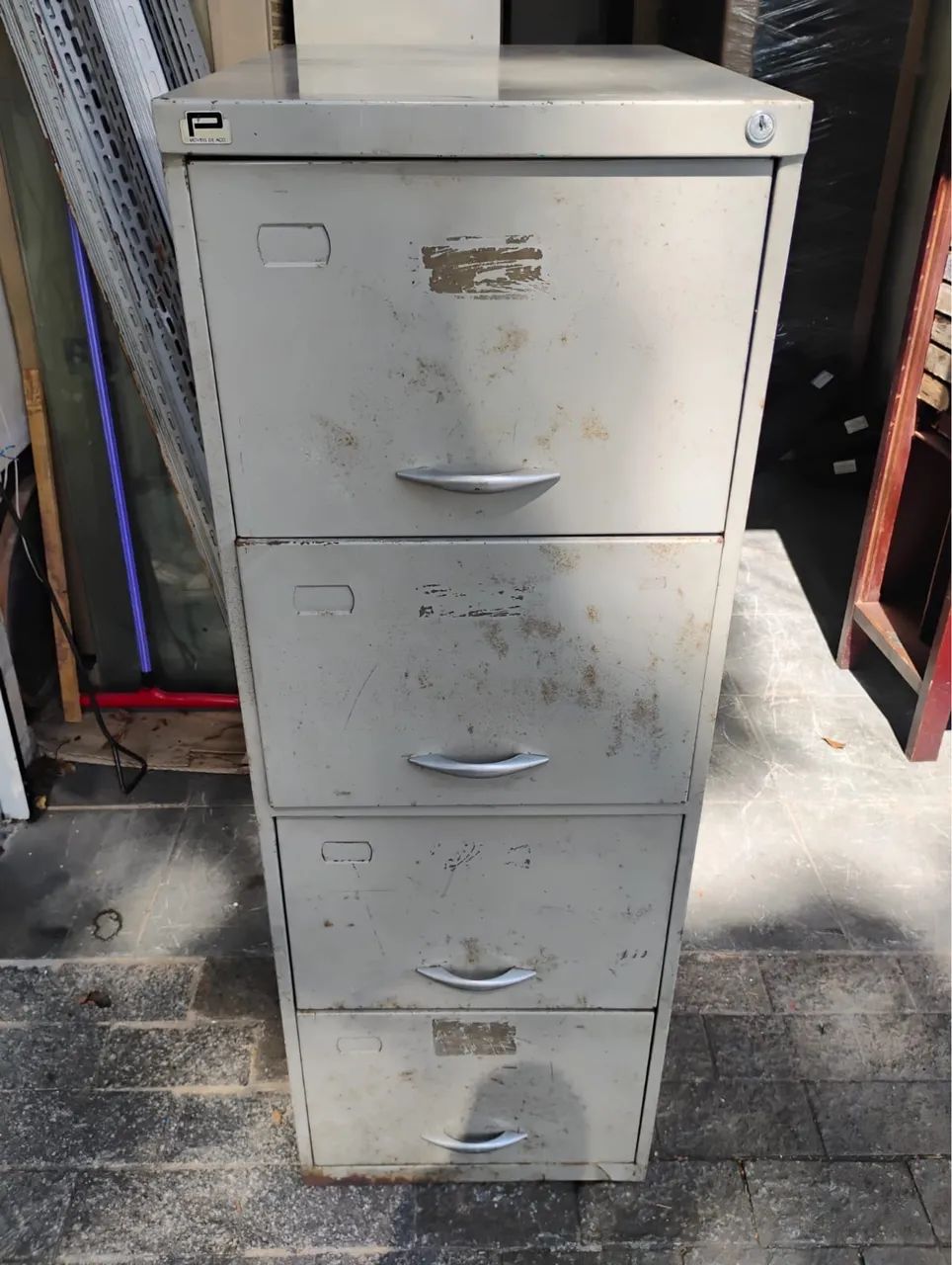 Arquivo em aço 4 gavetas 