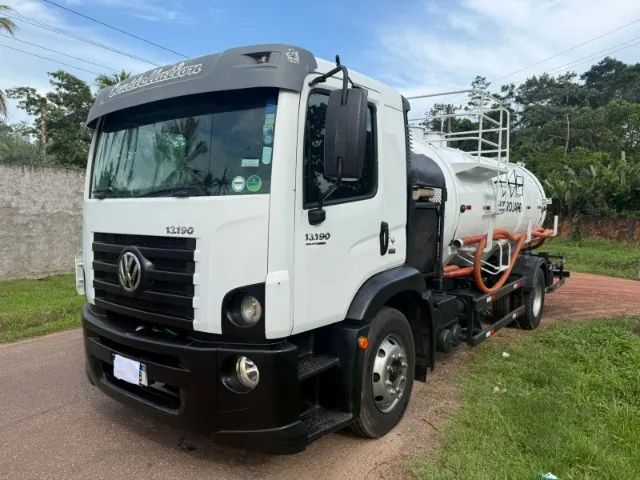 Caminhão Combinado Hidrojato e Vácuo