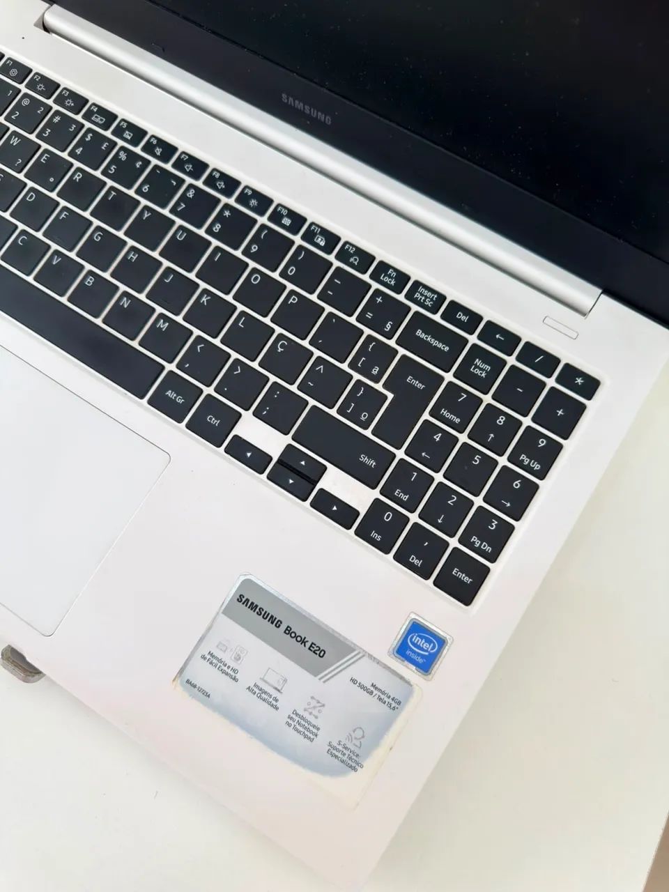 Samsung book E20