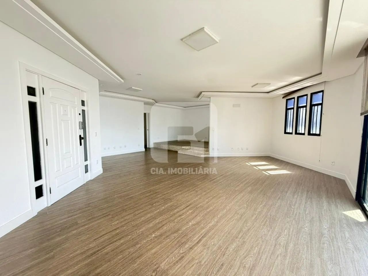 Apartamento de 4 dormitórios na Beira-Mar Norte