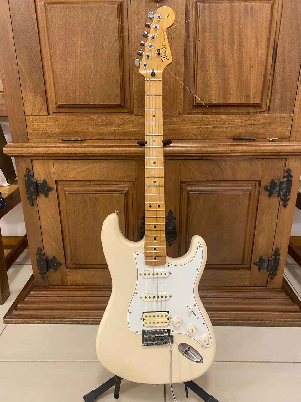 Fender Stratocaster MIM 2011 - Foto 2