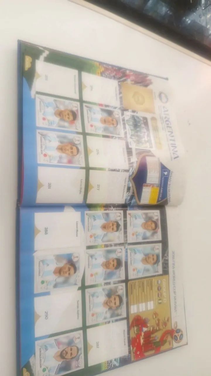 Álbum Copa 2018 com figurinhas soltas completo. - Foto 2