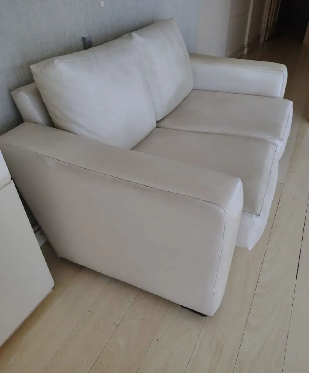 Sofá corino off white - Foto 2