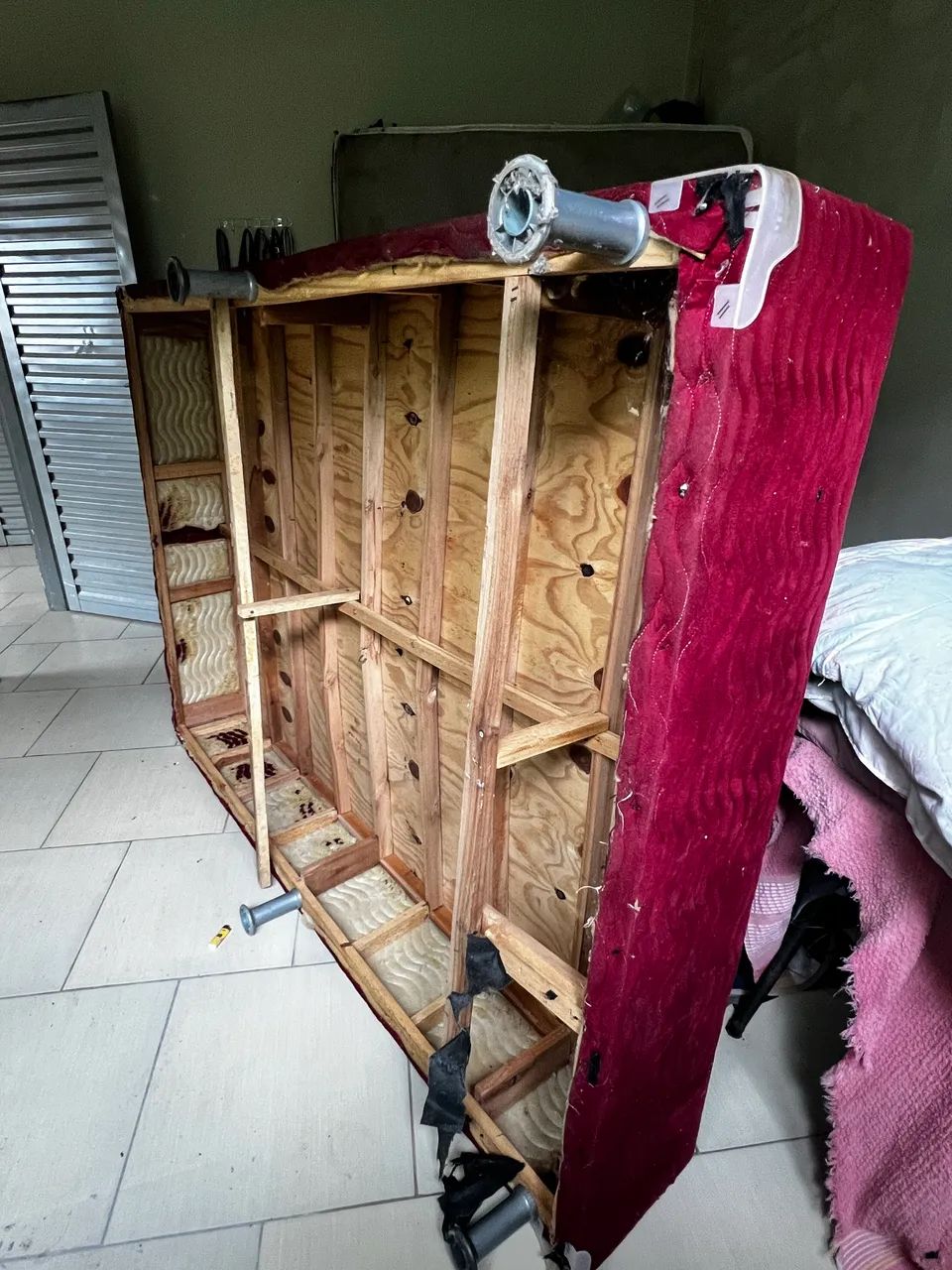 CAMA DE CASAL + SOFÁ-CAMA ? R$ 600 OS DOIS  - Foto 5