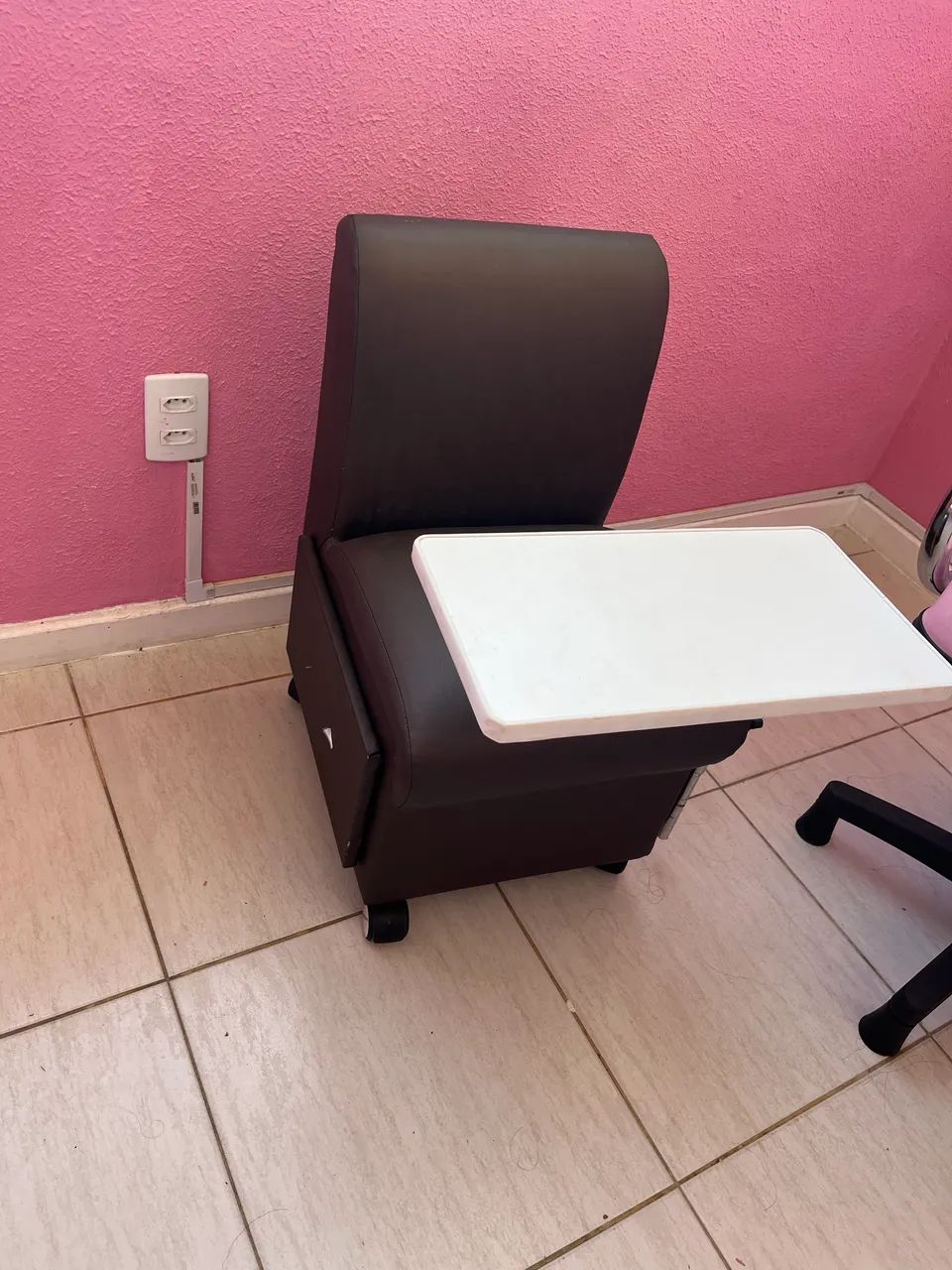 Carrinho de manicure 