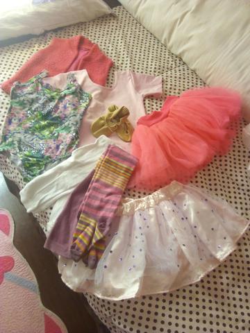 Roupa de ballet serve 2 e 3 anos em bom estado