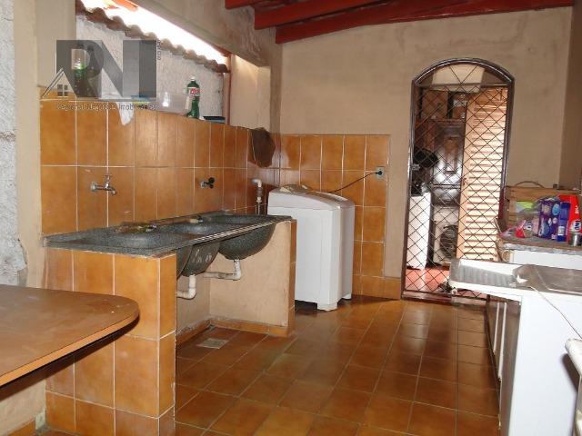 Vendo casa localizada no bairro Centro, em Barra do Garças-MT