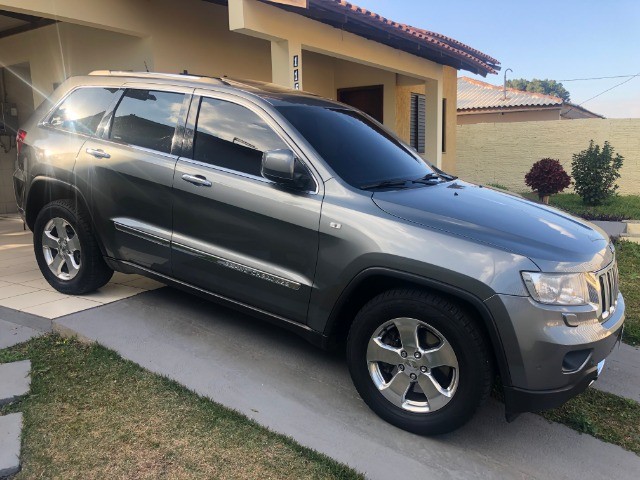 VENDO JEEP GRAN CHEROKEE 2013 À DIESEL LIMITED 4X4 CRD 3.0, CARRO IMPECÁVEL